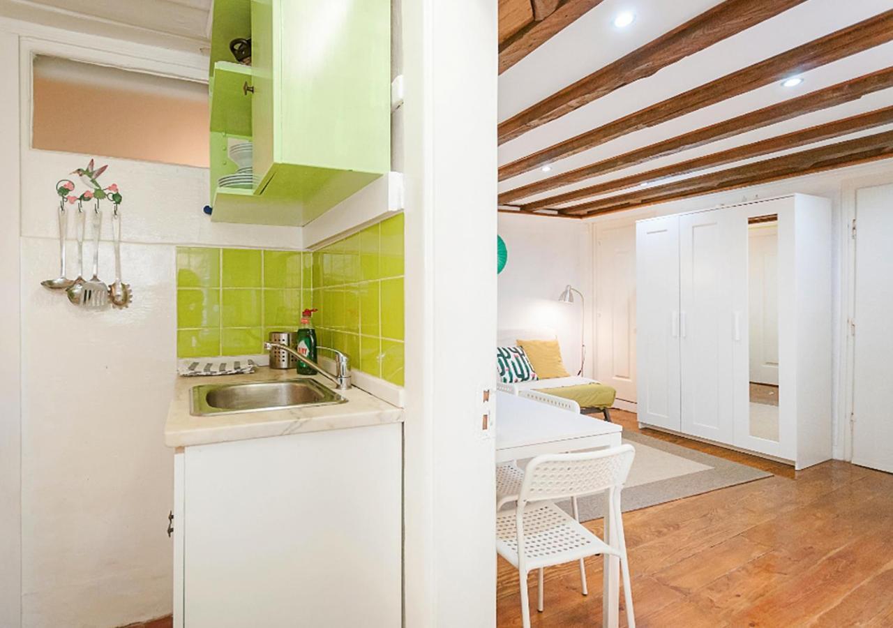 Apartment Beco Do Melo, A Traditional Building In Alfama Lissabon